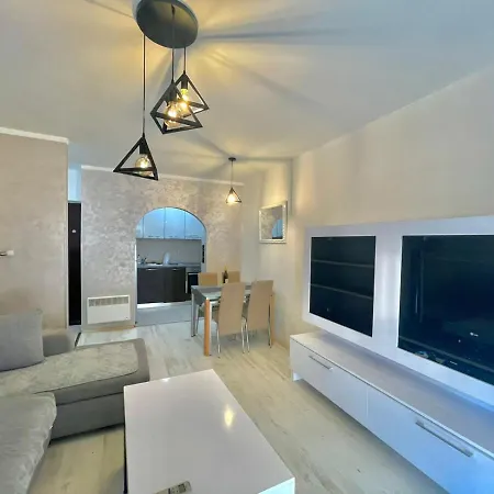 Family One Bedroom With Garden View Apartament