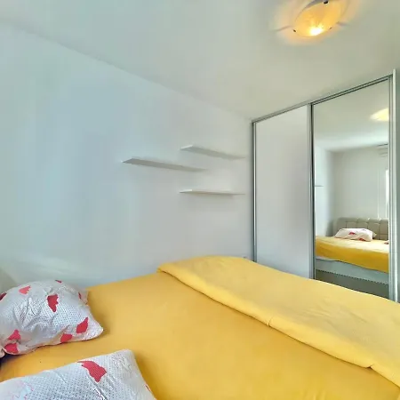 Family One Bedroom With Garden View Budva