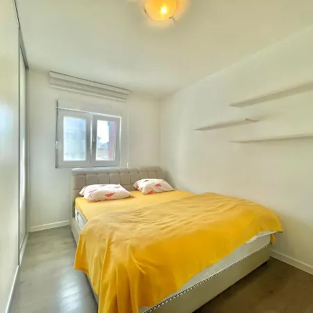 Family One Bedroom With Garden View Budva